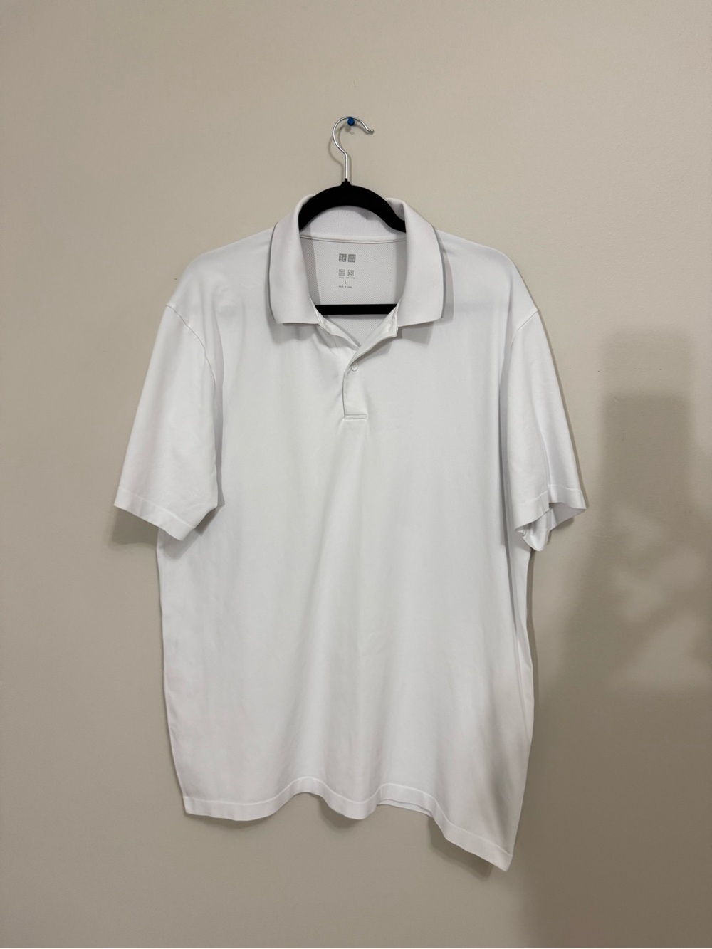 Uniqlo Shirt Men’s Size L White Polyester Performance Quick Dry Odor Control EUC